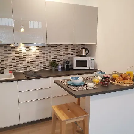 M.h.s. Apartment *