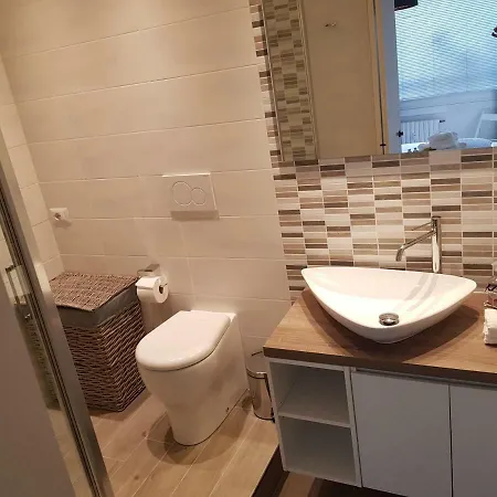 M.h.s. Apartment *
